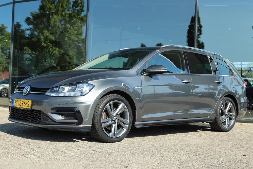 Volkswagen Golf (2018) — foto 1