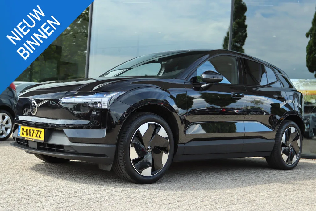 Volvo EX30 (2024) — foto 1