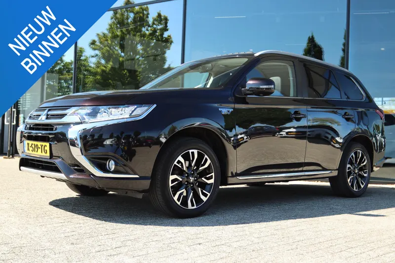 Mitsubishi Outlander (2016)