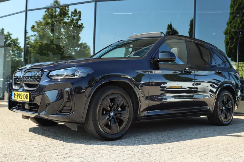 BMW iX3 (2022)