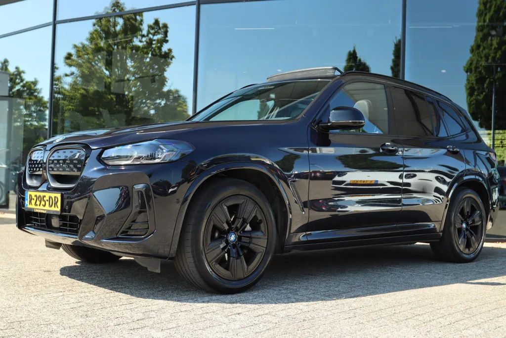 BMW iX3 (2022) — foto 1