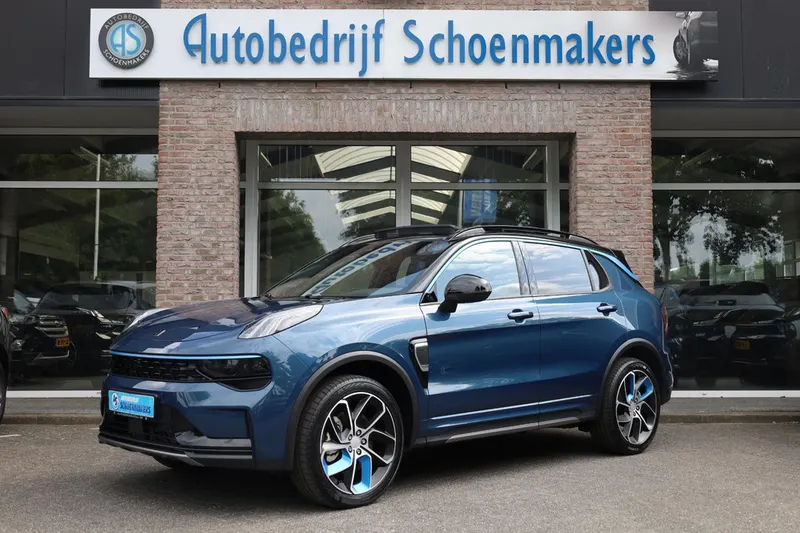 Lynk & Co 01 (2025)