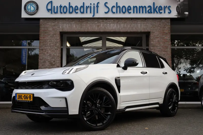 Lynk & Co 01 (2025)