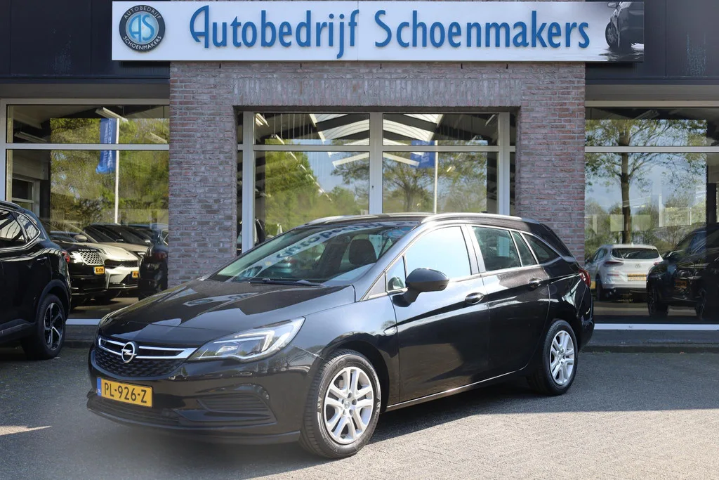 Opel Astra (2017) — foto 1