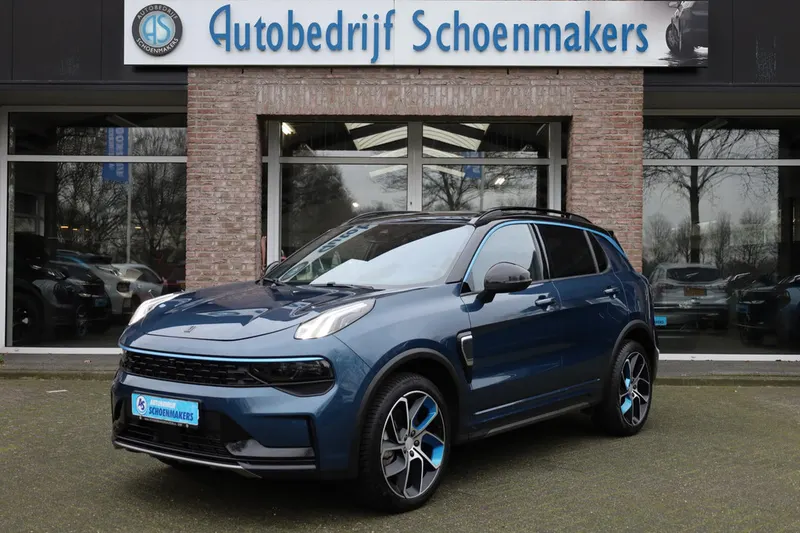 Lynk & Co 01 (2023)