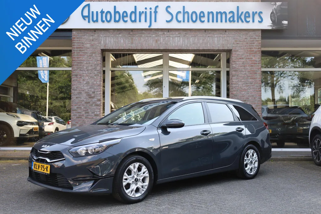 Kia Ceed Sportswagon (2023) — foto 1