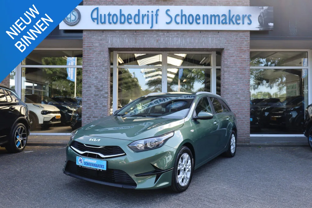 Kia Ceed Sportswagon (2023) — foto 1