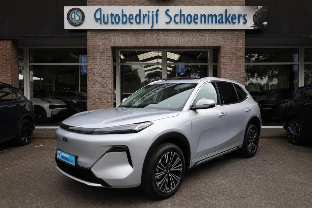 Geely Starray EM-i (2026) — foto 1