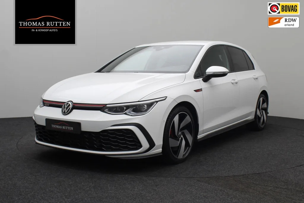 Volkswagen Golf (2022) — foto 1