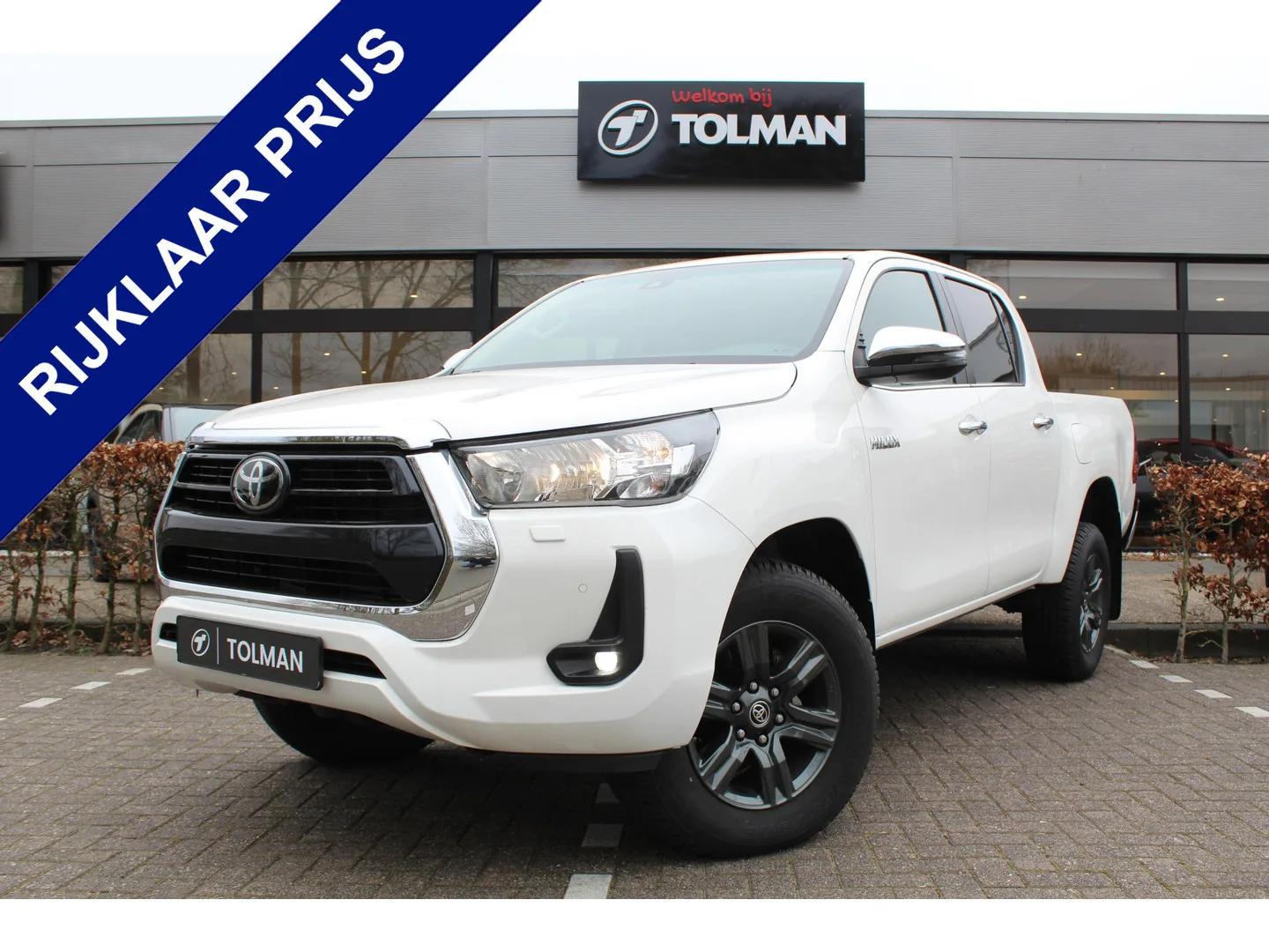 Toyota Hilux (2024) — foto 1