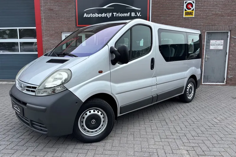 Nissan Primastar Minibus (2004)
