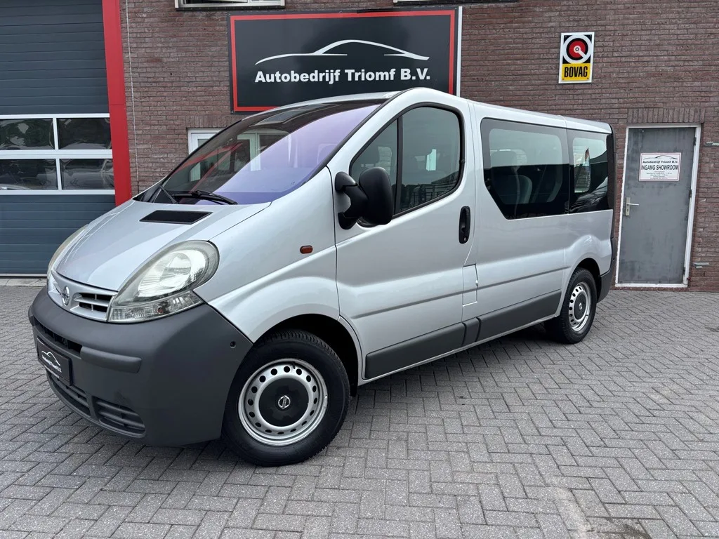 Nissan Primastar Minibus (2004) — foto 1