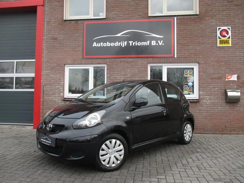 Toyota Aygo (2011) — foto 1