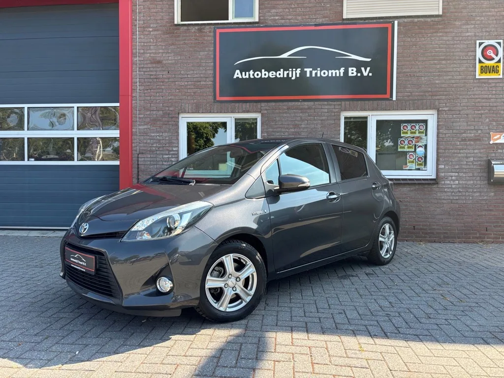 Toyota Yaris (2012) — foto 1