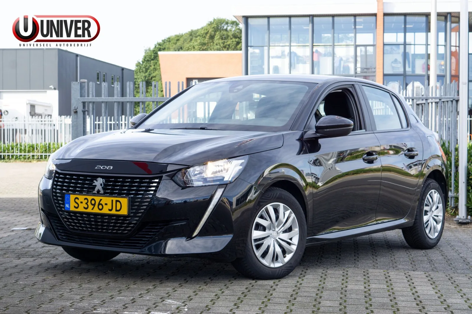 Peugeot 208 (2023) — foto 1