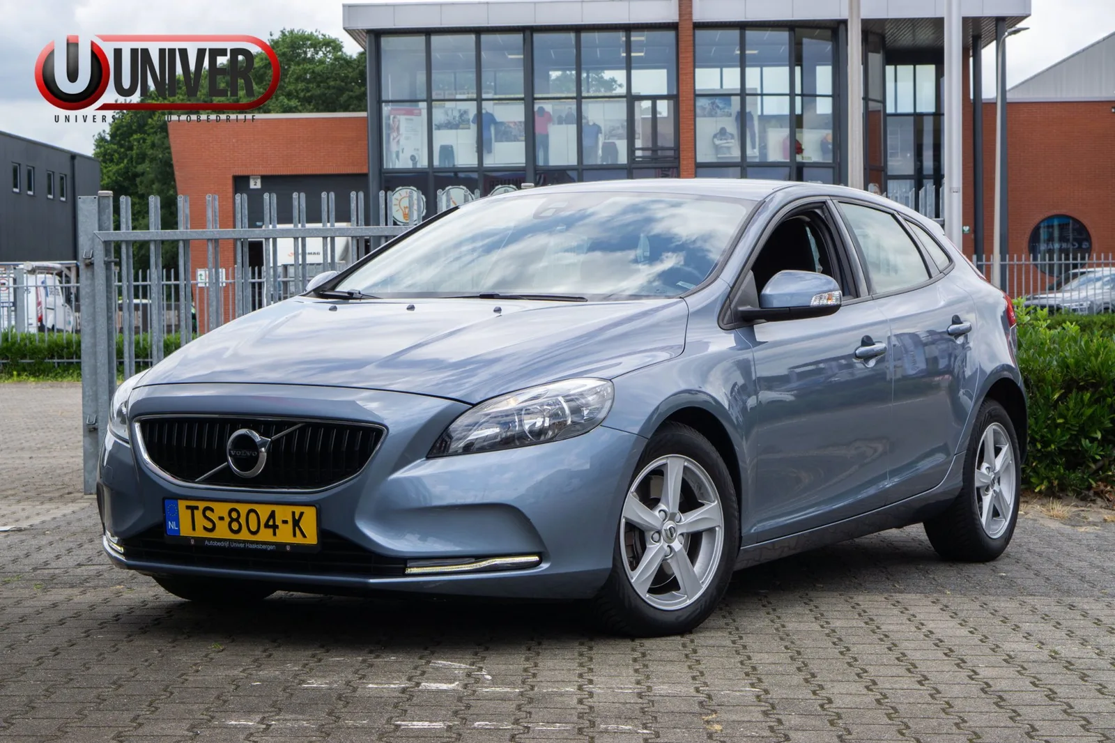 Volvo V40 (2018) — foto 1