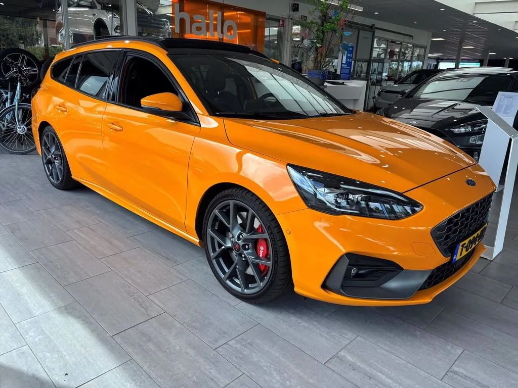 Ford Focus (2020) — foto 1