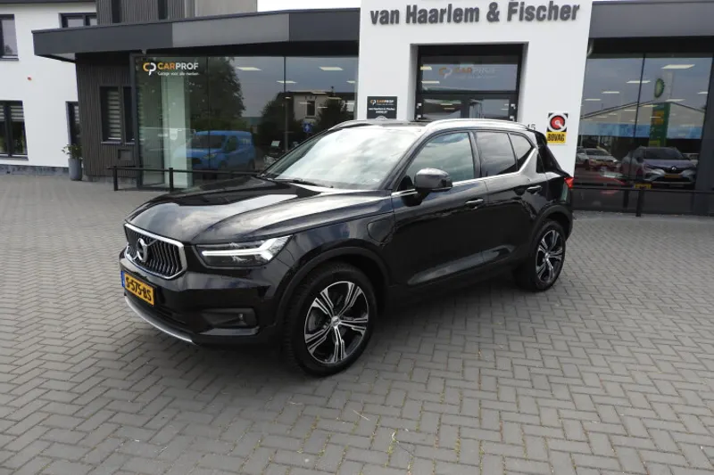 Volvo XC40 (2022)