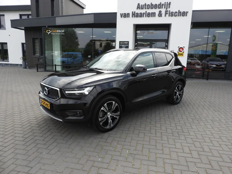 Volvo XC40 (2022) — foto 1