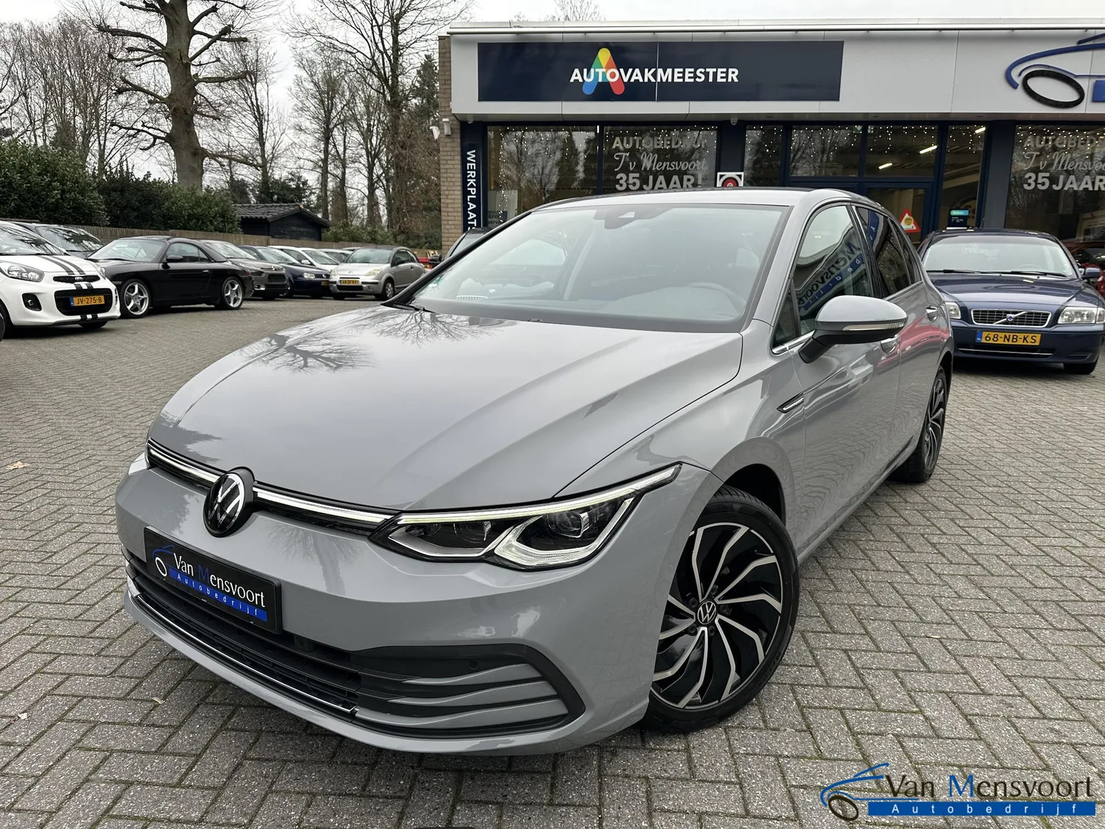 Volkswagen Golf (2023) — foto 1