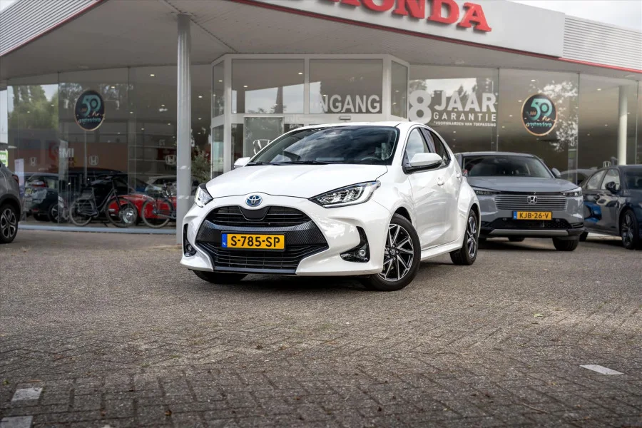 Toyota Yaris (2023) — foto 1