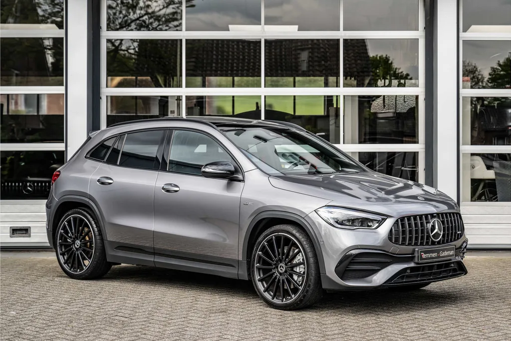 Mercedes-Benz GLA (2022) — foto 1