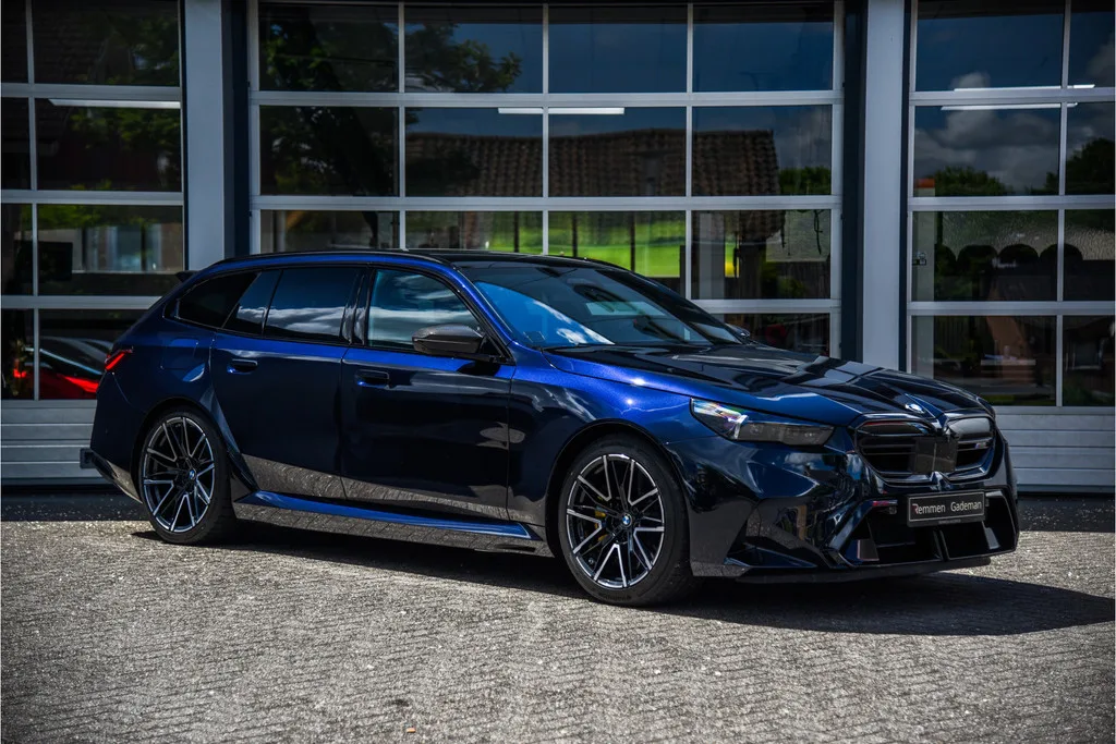 BMW M5 (2025) — foto 1