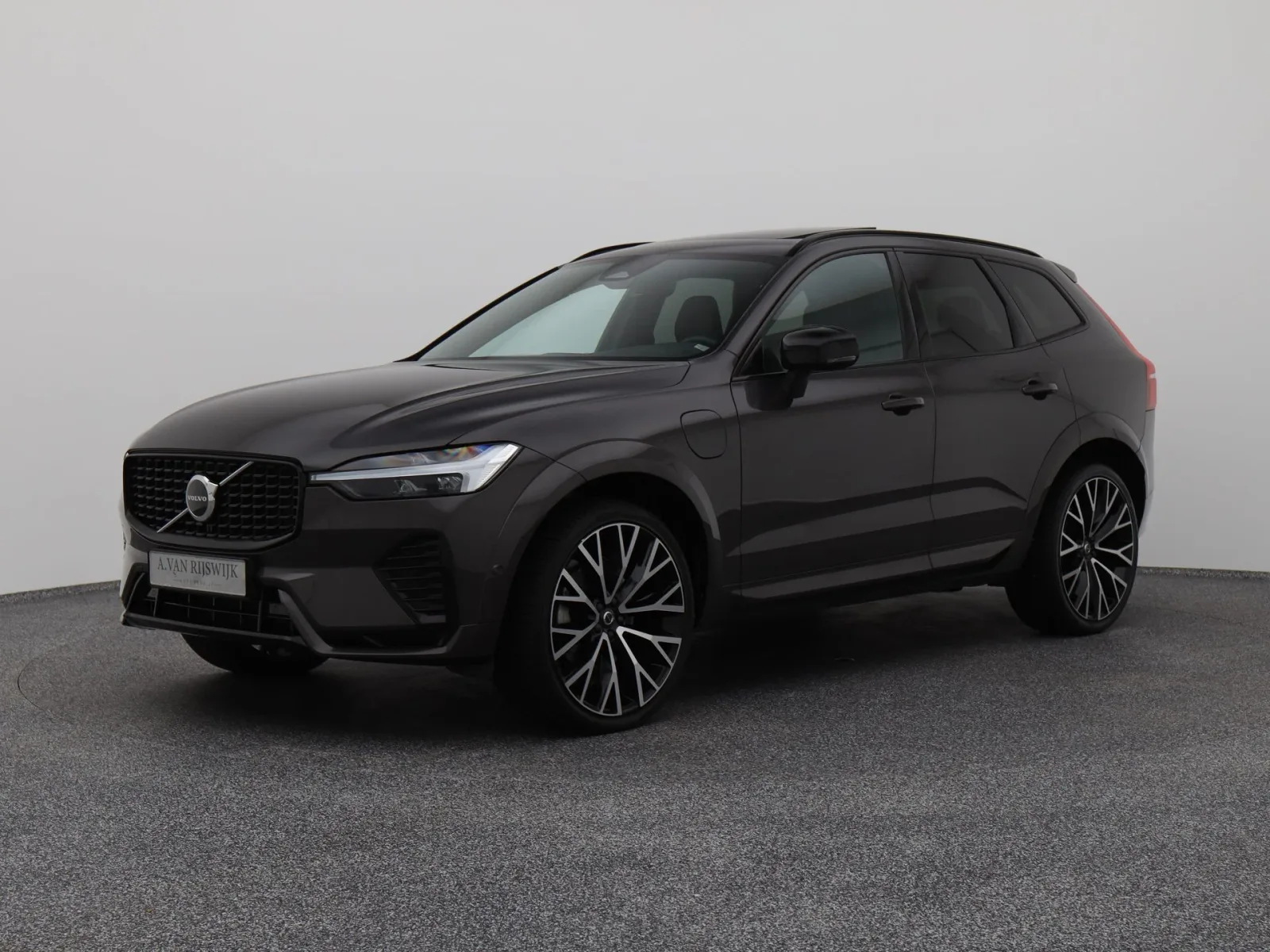 Volvo XC60 (2021) — foto 1