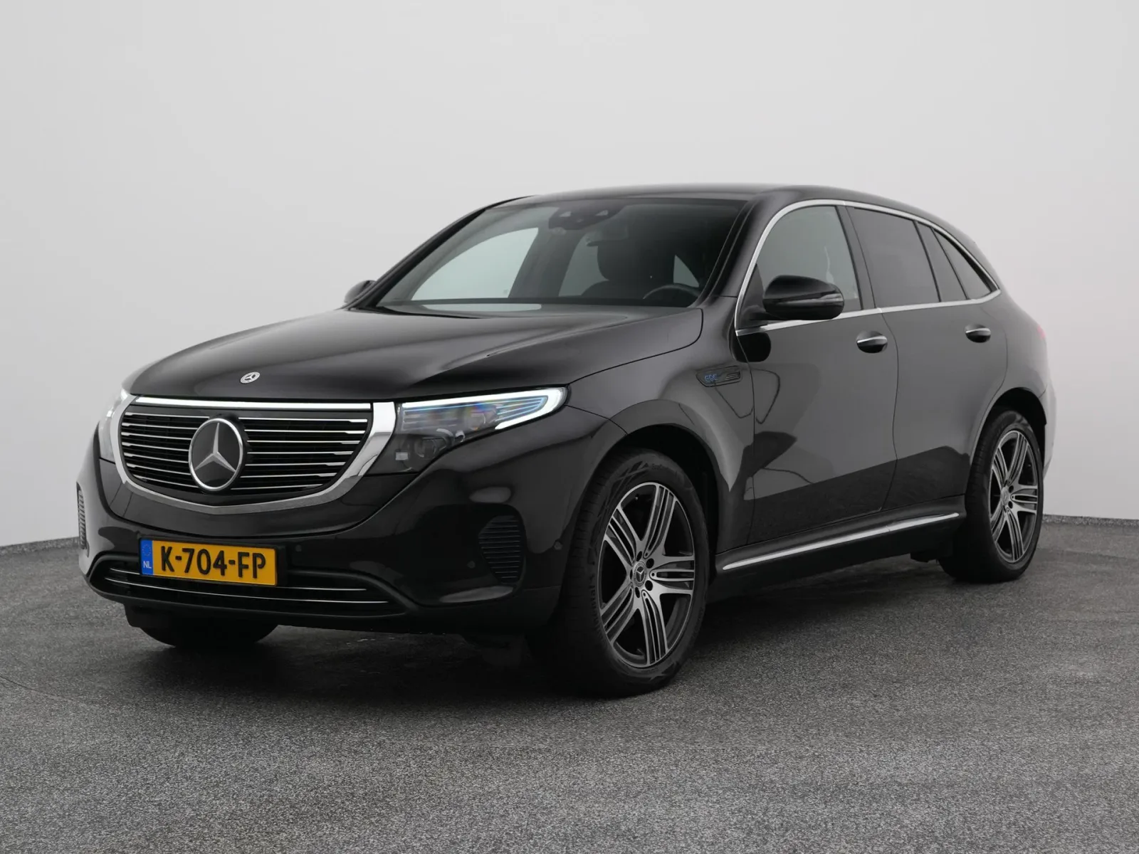 Mercedes-Benz EQC (2020) — foto 1