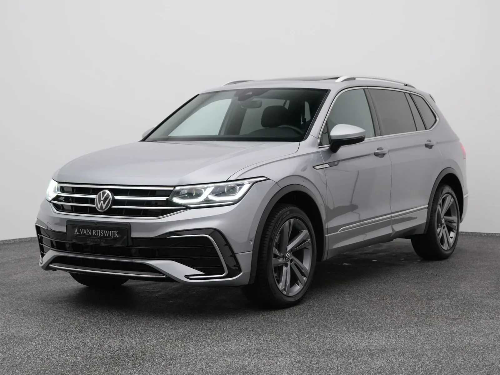 Volkswagen Tiguan (2023) — foto 1