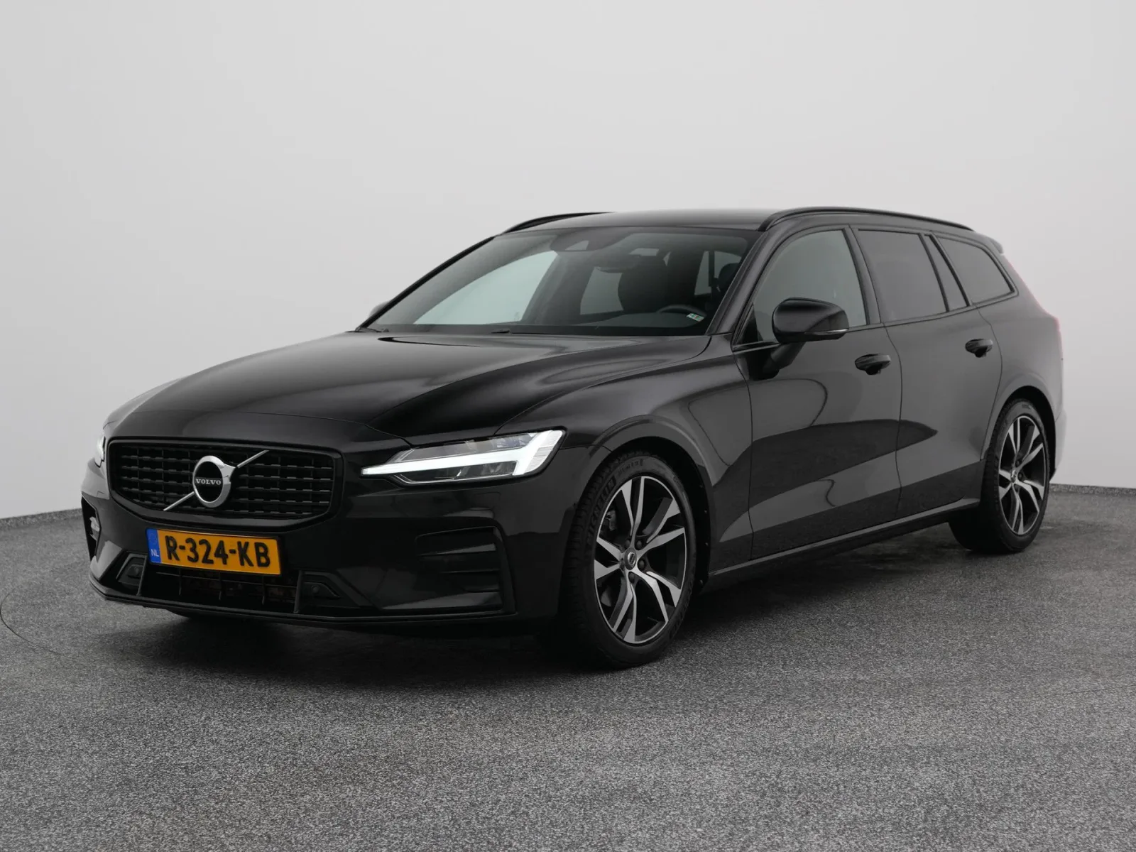 Volvo V60 (2022) — foto 1