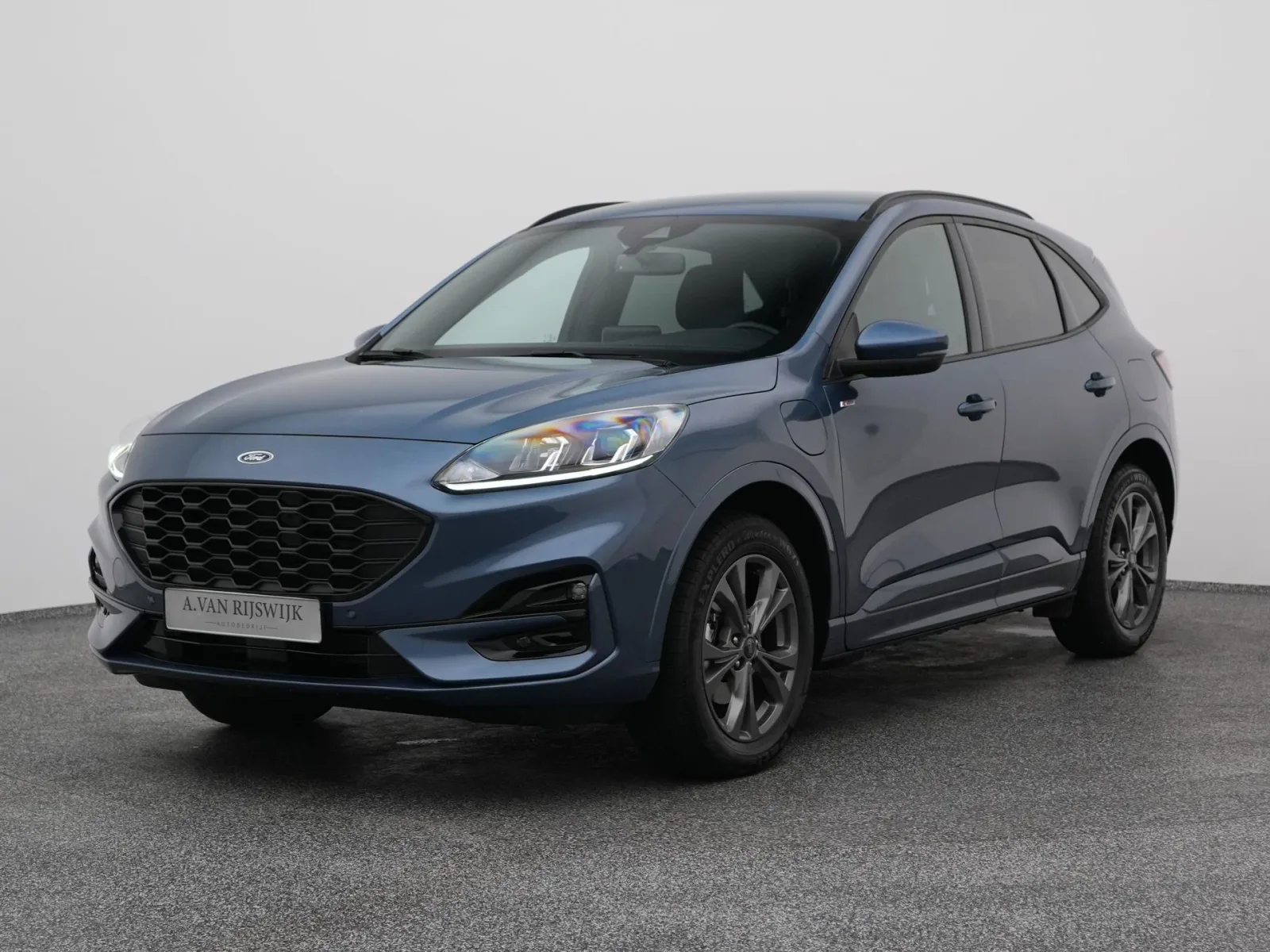 Ford Kuga (2023) — foto 1