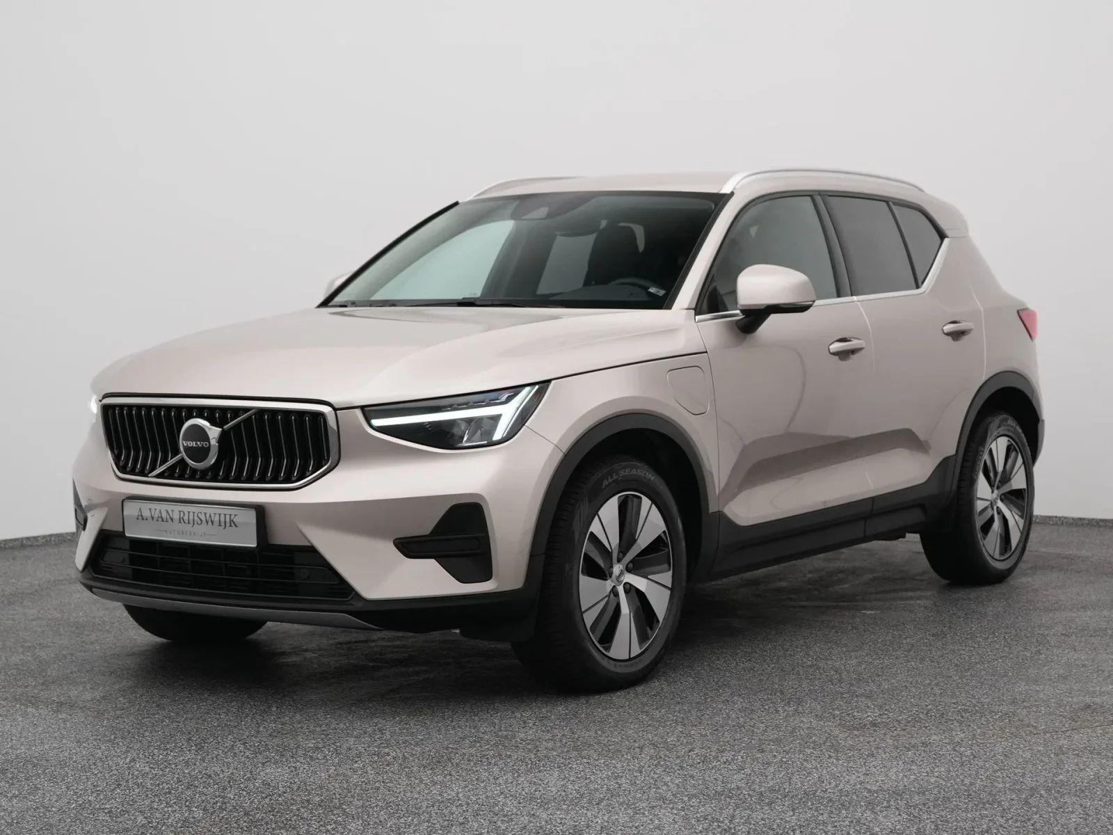 Volvo XC40 (2022) — foto 1
