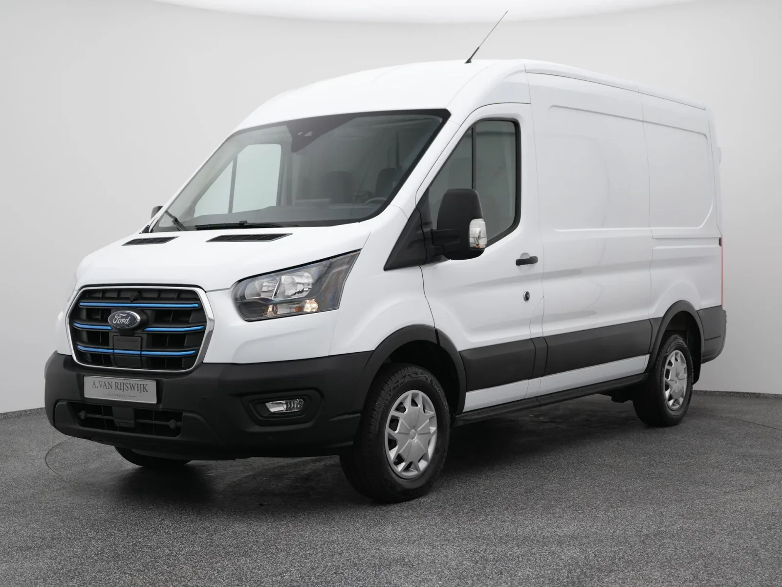 Ford E-Transit (2023) — foto 1