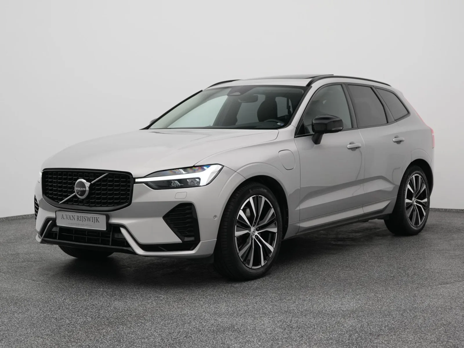 Volvo XC60 (2022) — foto 1