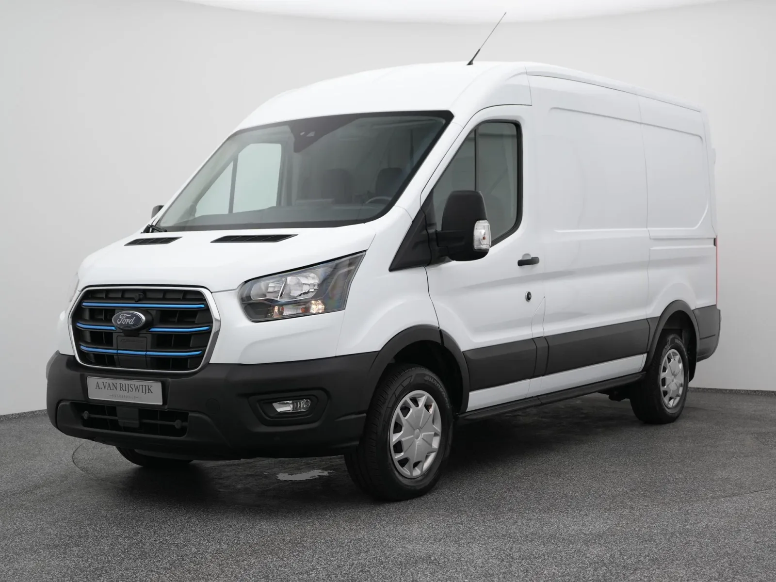 Ford E-Transit (2023) — foto 1