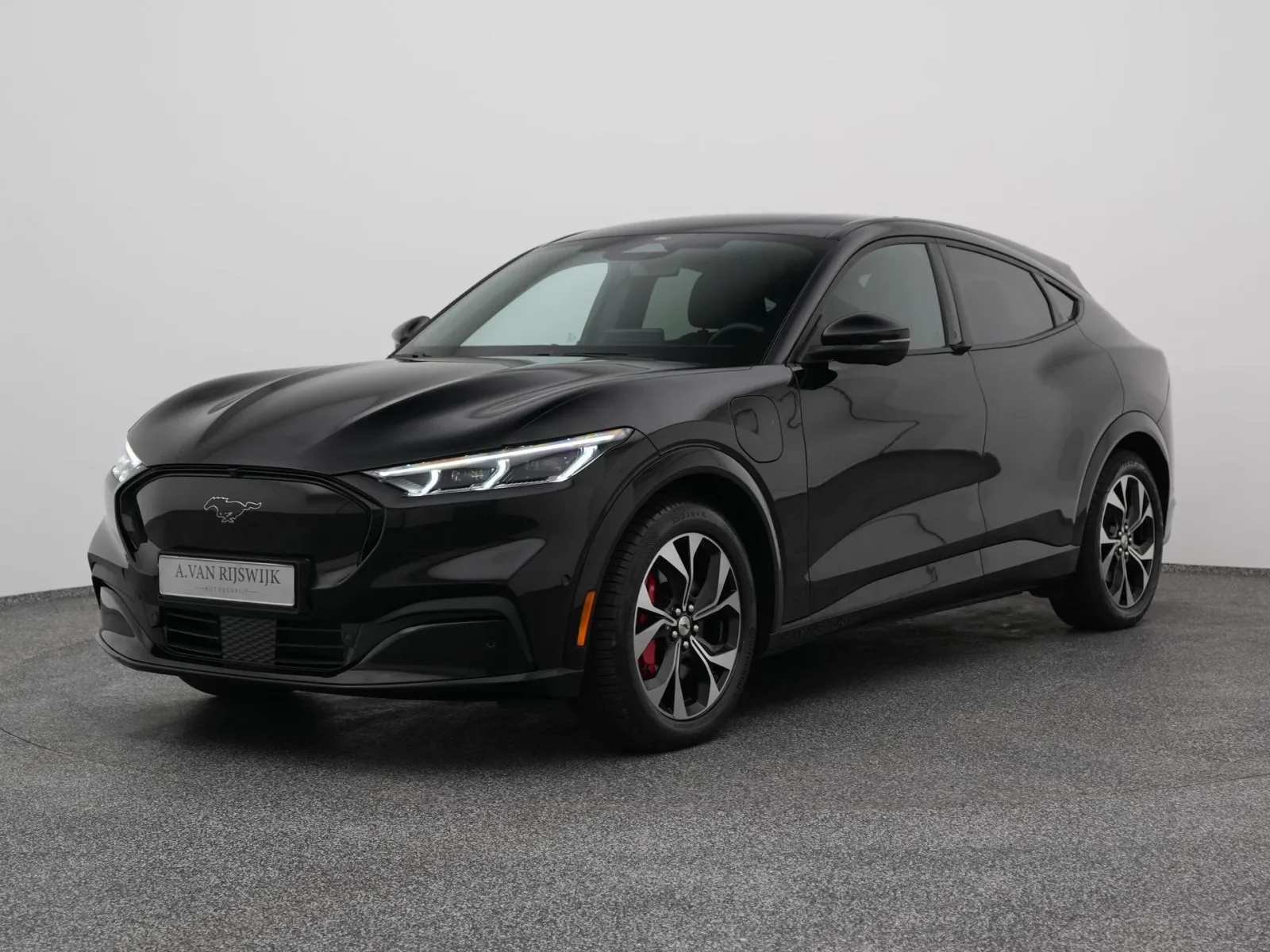 Ford Mustang (2024) — foto 1