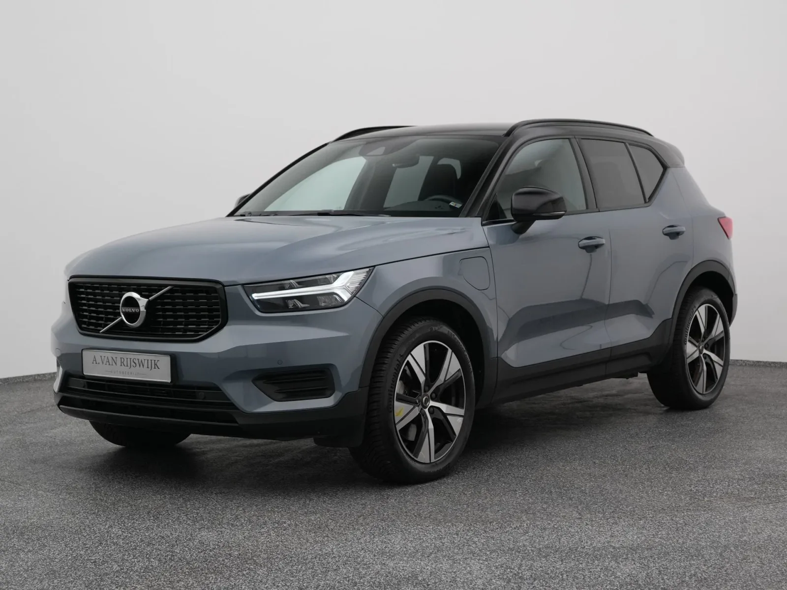 Volvo XC40 (2021) — foto 1