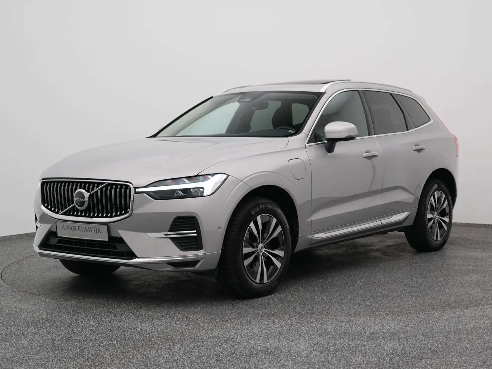Volvo XC60 (2021) — foto 1