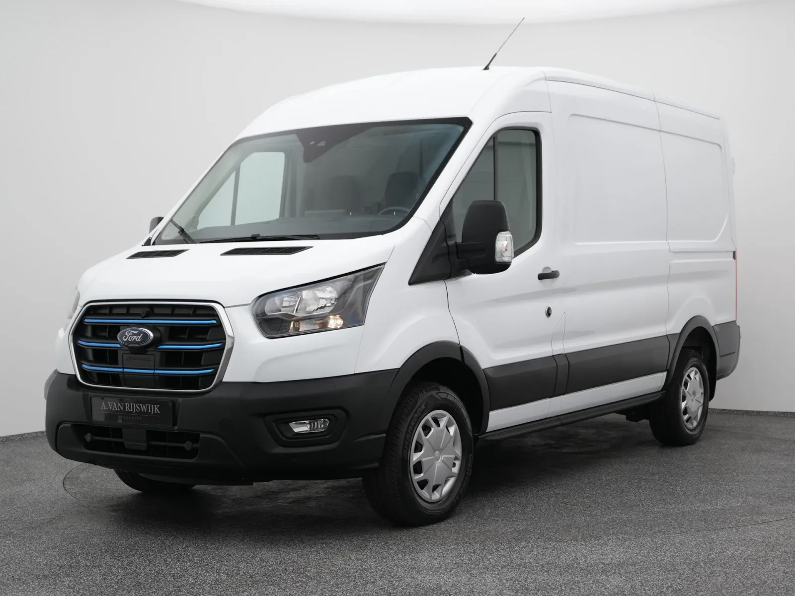 Ford E-Transit (2023) — foto 1