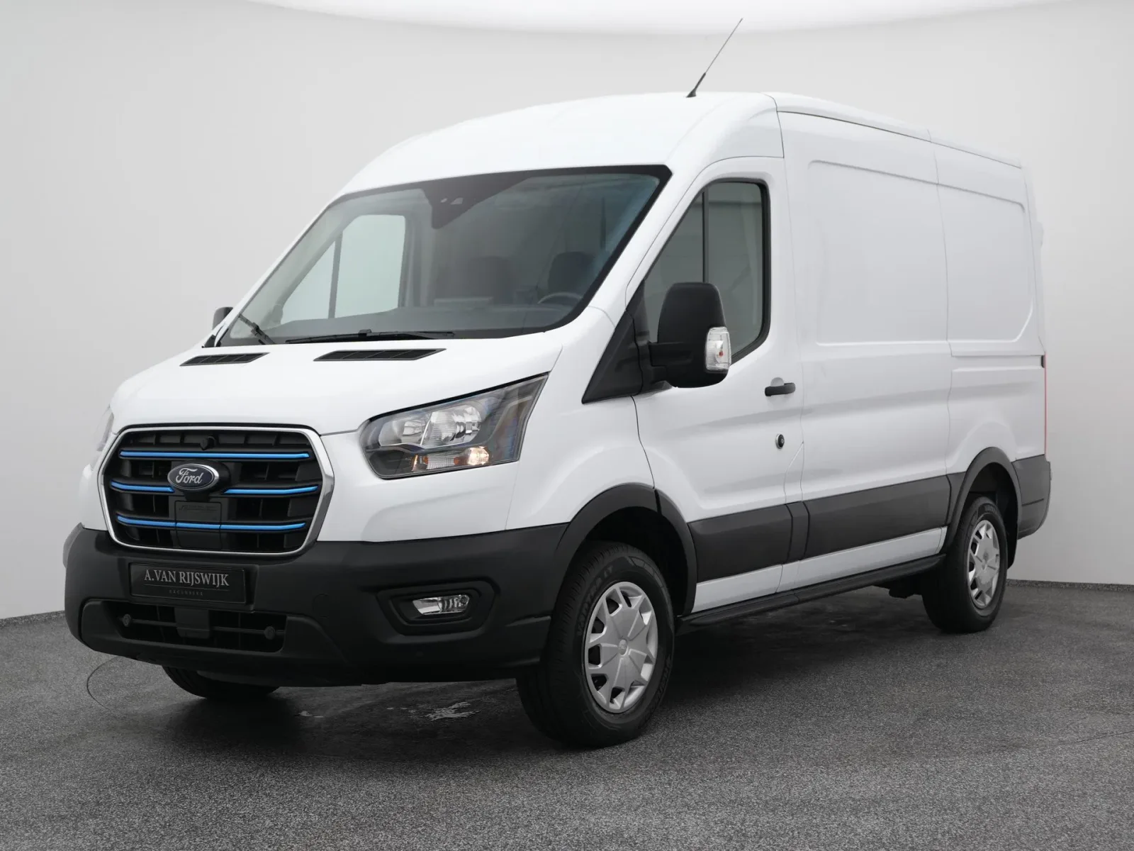 Ford E-Transit (2023) — foto 1