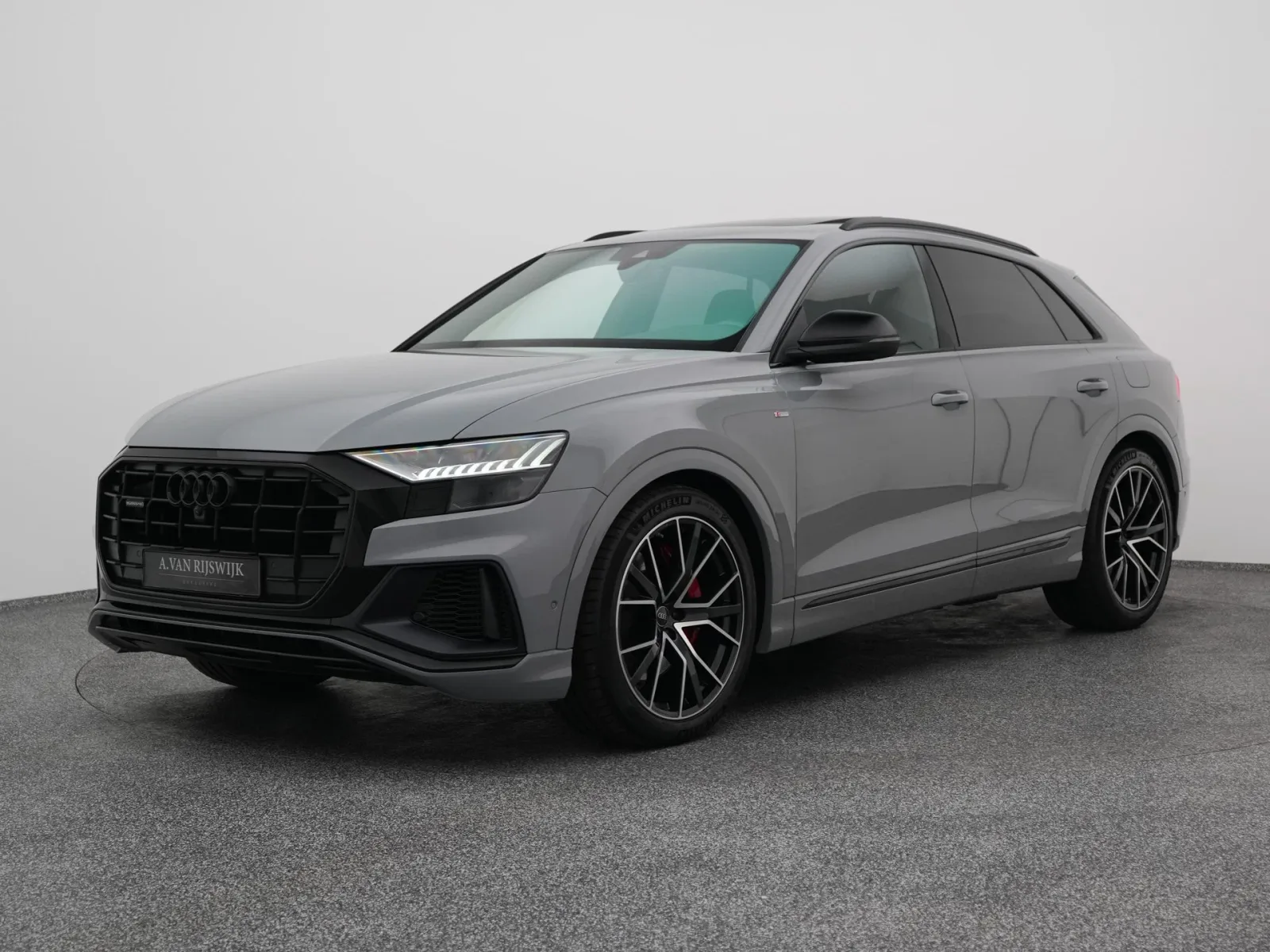 Audi Q8 (2021) — foto 1