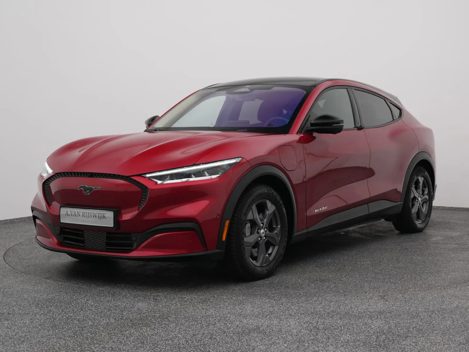 Ford Mustang (2023) — foto 1