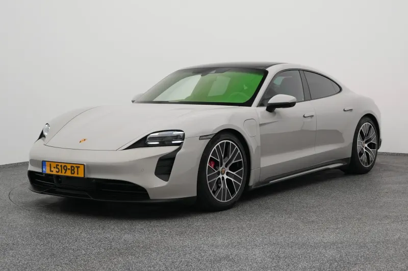 Porsche Taycan (2021)