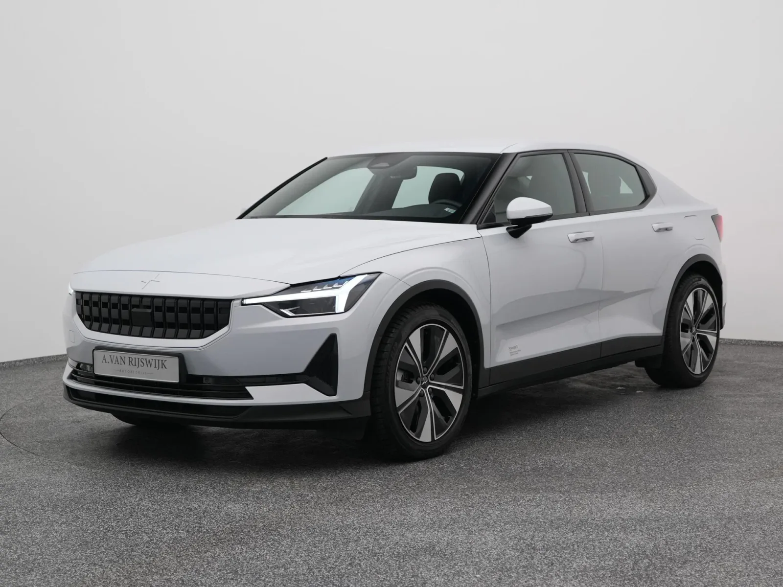 Polestar 2 (2023) — foto 1