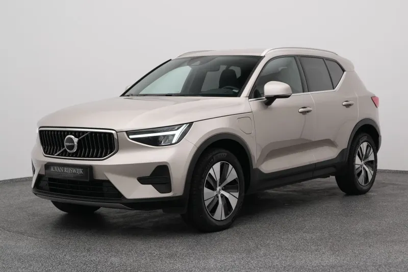Volvo XC40 (2023)