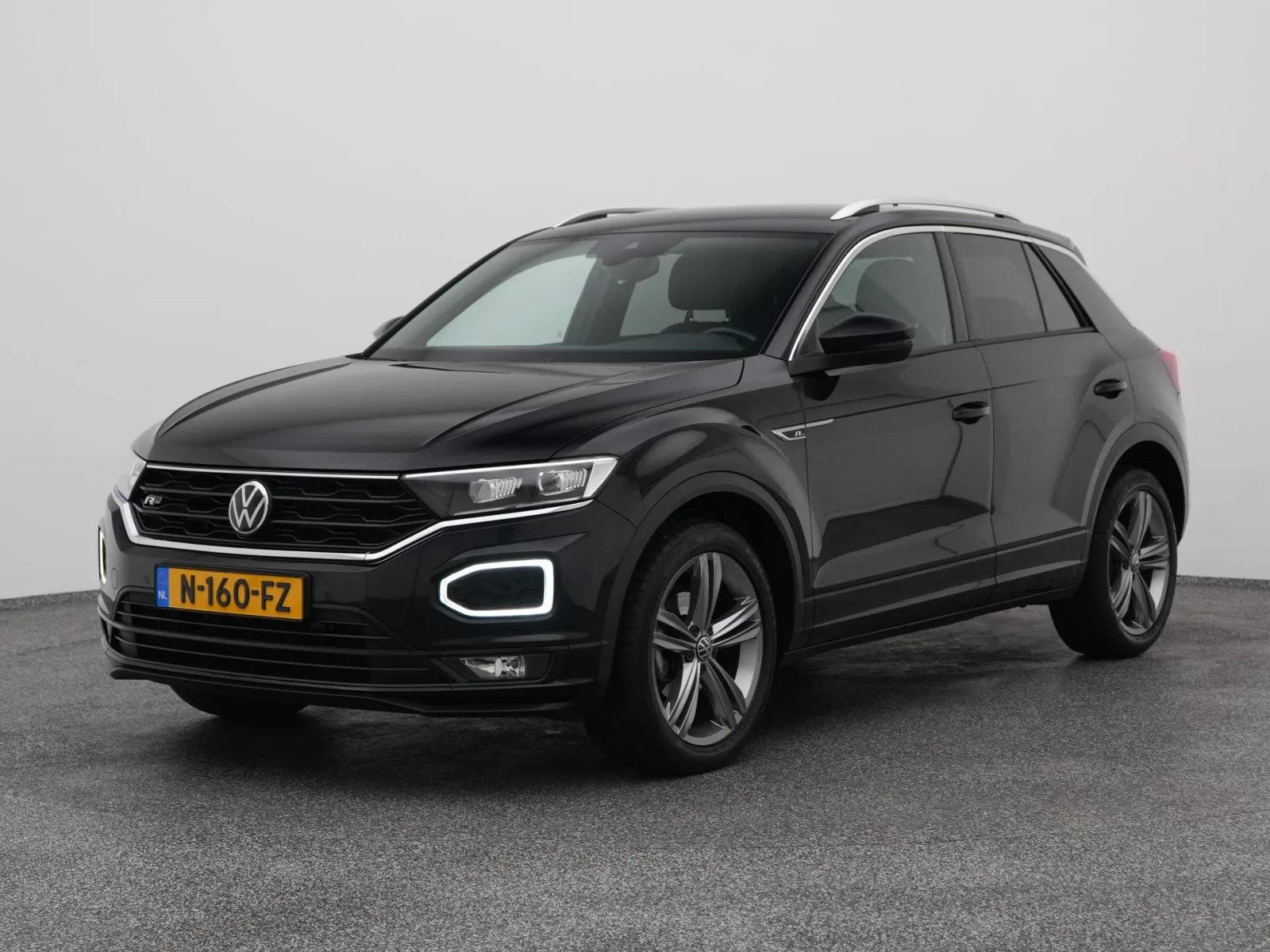 Volkswagen T-Roc (2021) — foto 1