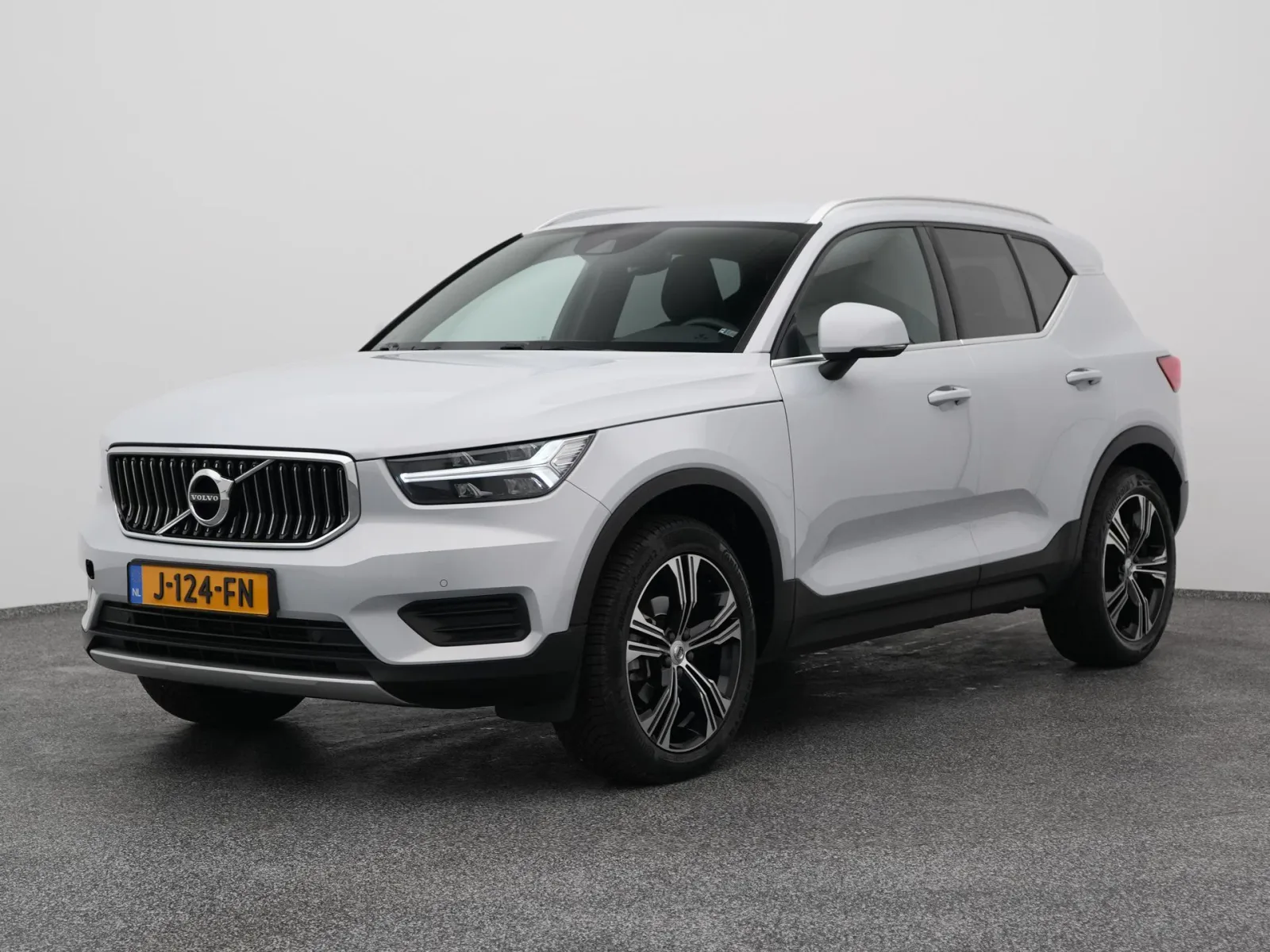 Volvo XC40 (2020) — foto 1