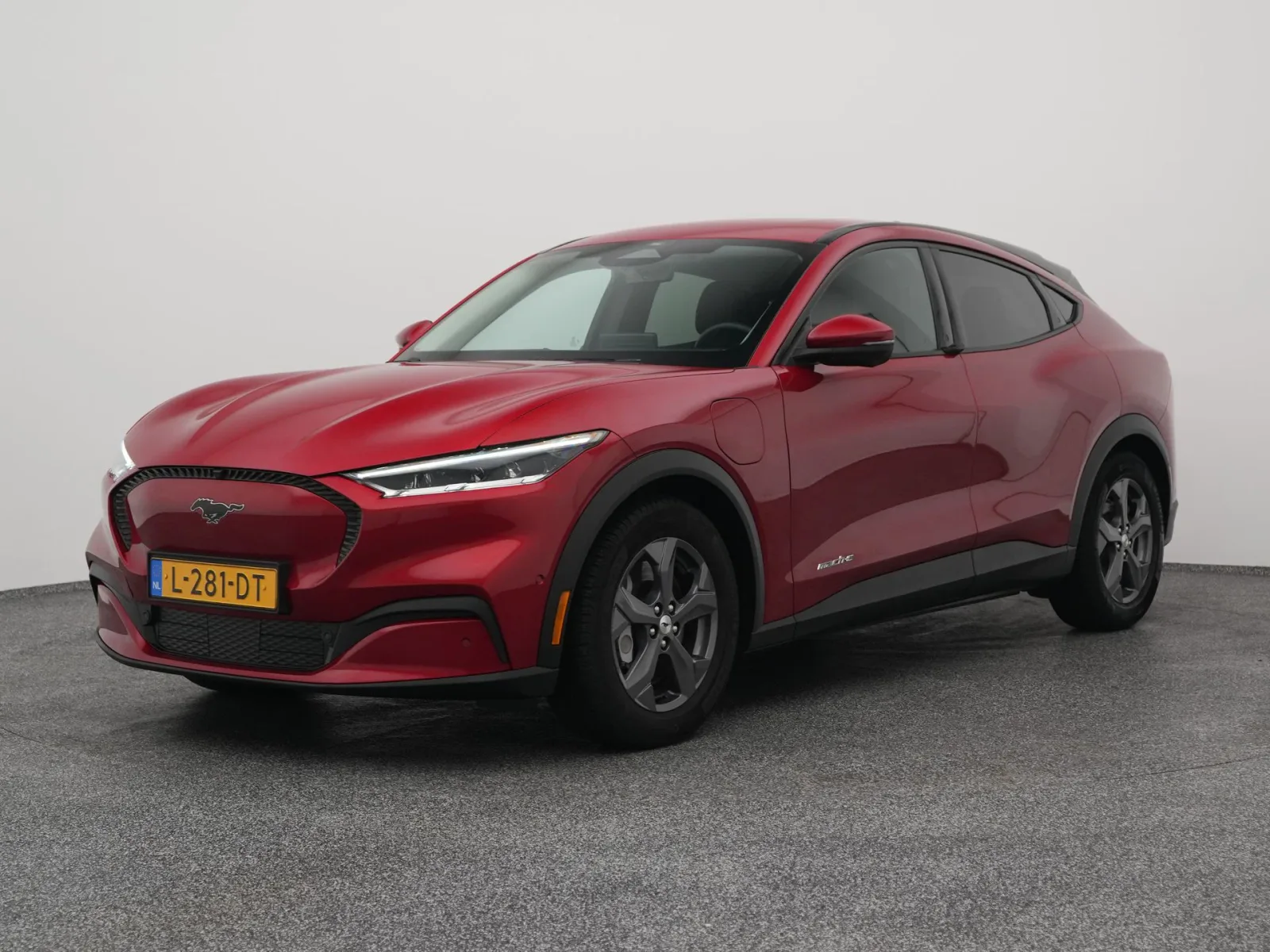 Ford Mustang (2021) — foto 1