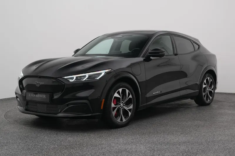 Ford Mustang (2024)